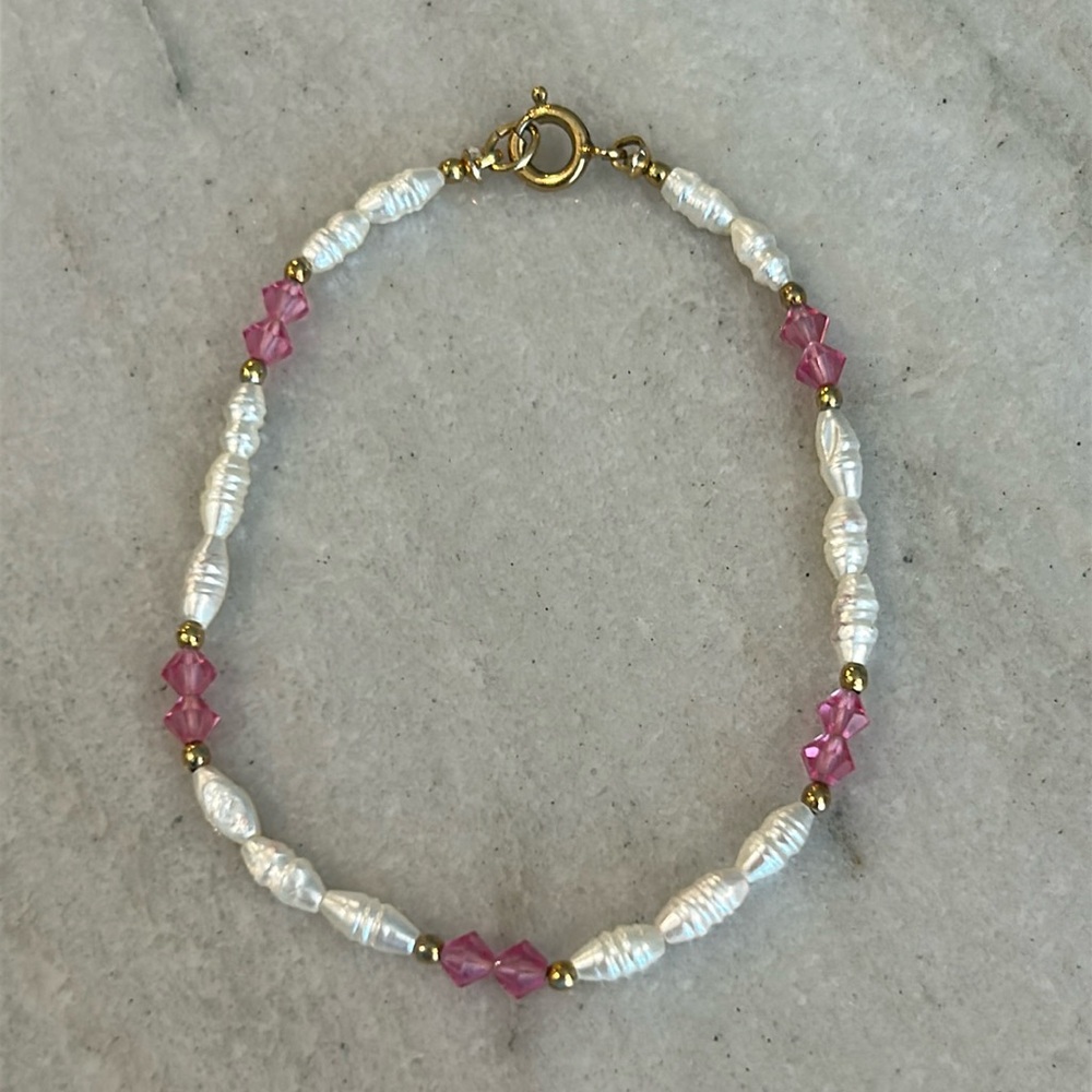 Vintage Freshwater Pearl Bracelet with Pink and Gold tone Beads